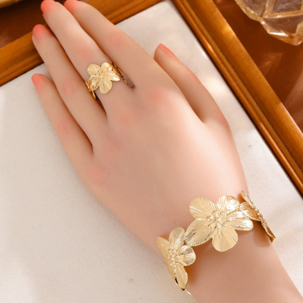 Golden Flower Bracelet And Ring Set